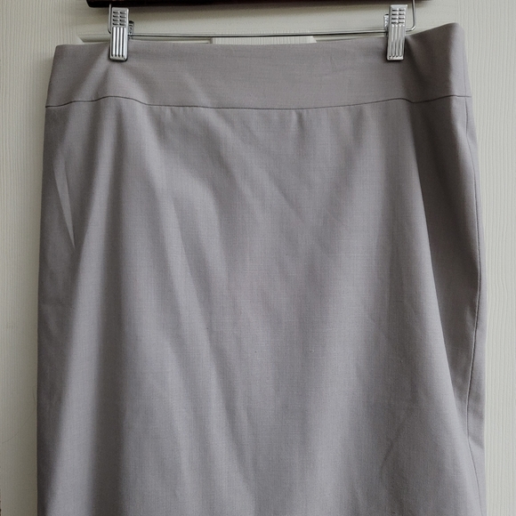 Banana Republic pencil skirt - Picture 1 of 2
